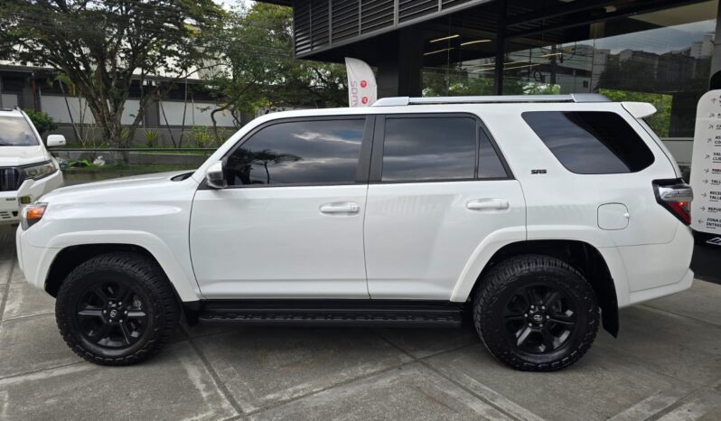 TOYOTA 4RUNNER SR5 AT 4000CC 2023 lleno