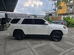 TOYOTA 4RUNNER SR5 AT 4000CC 2023 lleno
