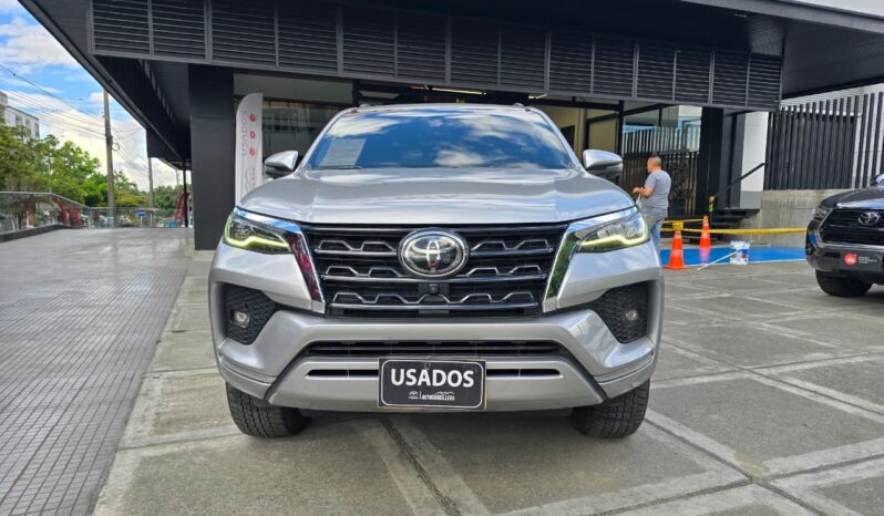 TOYOTA FORTUNER SRV 2023 lleno
