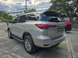 TOYOTA FORTUNER SRV 2023 lleno