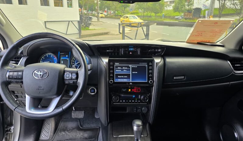 TOYOTA FORTUNER SRV 2023 lleno