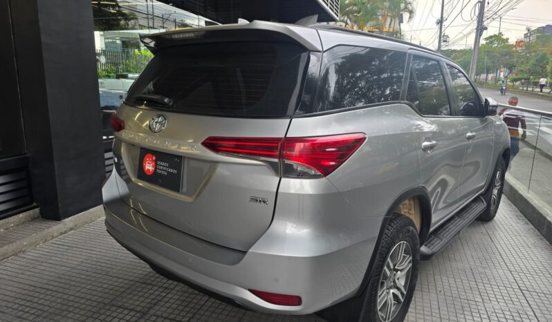 TOYOTA Fortuner SR 4×2 2022 lleno