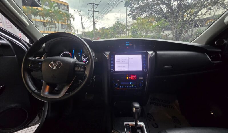 TOYOTA Fortuner SR 4×2 2022 lleno