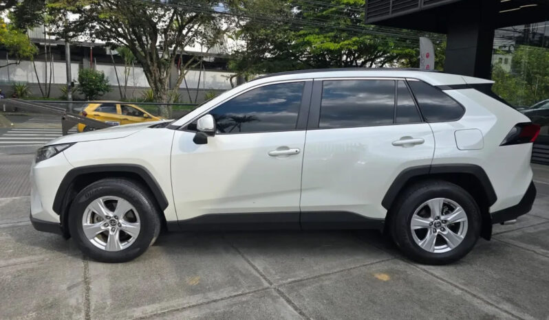 TOYOTA RAV4 XLE 2020 lleno