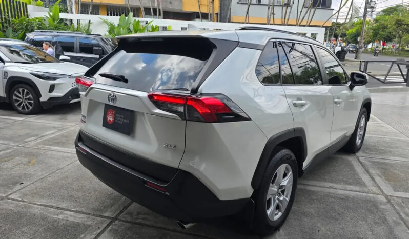 TOYOTA RAV4 XLE 2020 lleno