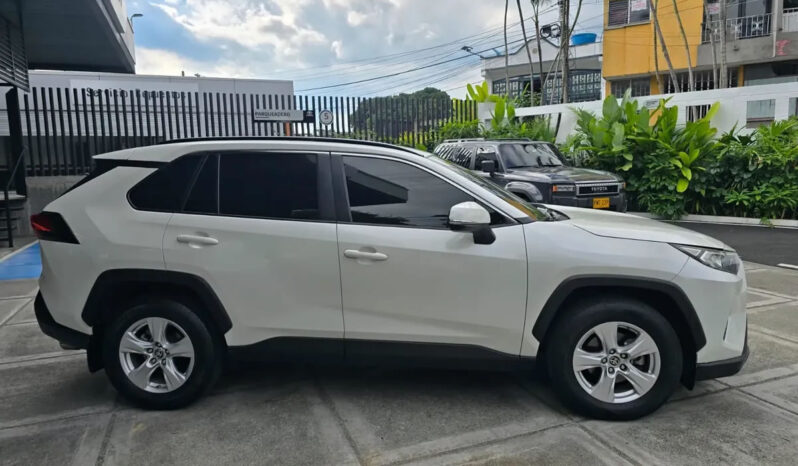 TOYOTA RAV4 XLE 2020 lleno